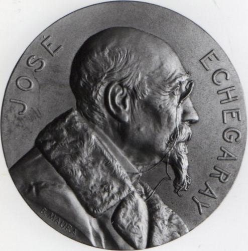 Medalla homenaje a Echegaray