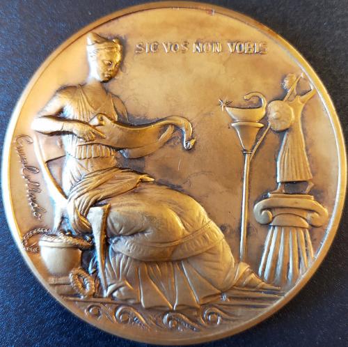 Medalla conmemorativa: Centenario de la fundación de Archivos, Bibliotecas y Museos