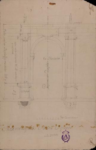 Planta y alzado de una portada de un palacio, con columnas dóricas y balcón encima