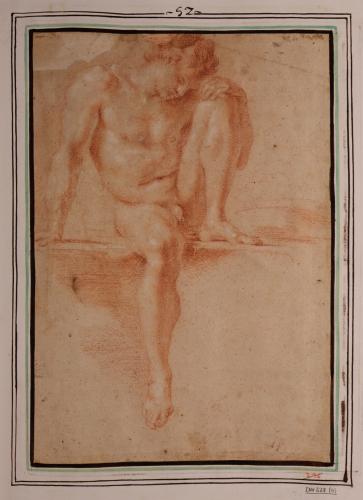 Estudio de modelo masculino desnudo sentado con la cabeza apoyada sobre la rodilla izquierda