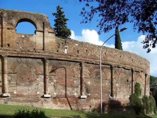 Alzado y sección de un arco y capitel del anfiteatro Castrense