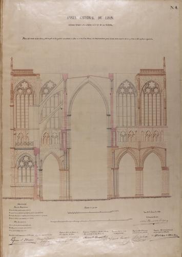 Sección por la línea CD y EF de la catedral de León durante su restauración