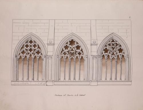 Ventanas del claustro de la catedral de Oviedo