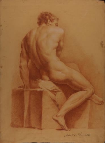 Estudio de modelo masculino desnudo sentado de perfil
