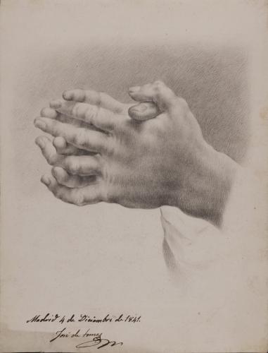 Estudio de manos masculinas orando de perfil