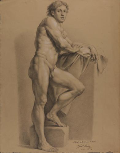 Estudio de modelo masculino desnudo de perfil con la pierna izquierda apoyada sobre un bloque cúbico