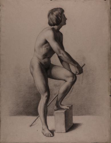 Estudio de modelo masculino desnudo de perfil con una vara y el pie izquierdo sobre un bloque
