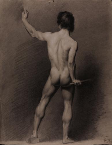 Estudio de modelo masculino desnudo de pie de espaldas con el brazo izquierdo levantado