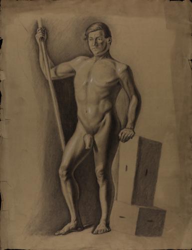 Estudio de modelo masculino desnudo de pie  de frente con una vara en la mano derecha