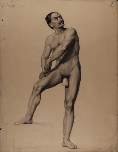 Estudio de modelo masculino desnudo con el pie derecho sobre un bloque en actitud de desenvainar