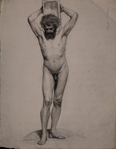 Estudio de modelo masculino desnudo de frente que sostiene un bloque sobre la espalda