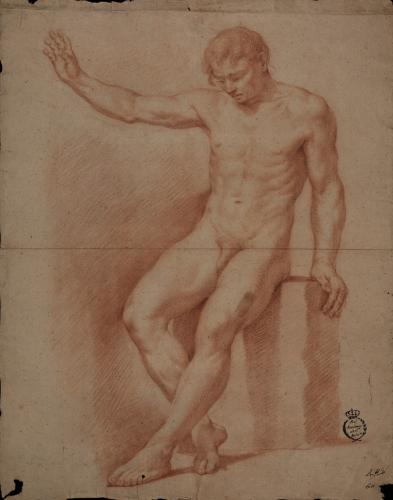 Estudio de modelo masculino desnudo sentado de tres cuartos con el brazo derecho levantado