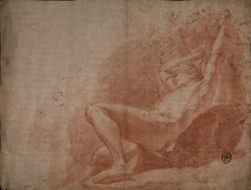 Estudio de moldeo masculino desnudo recostado con los brazos alzados