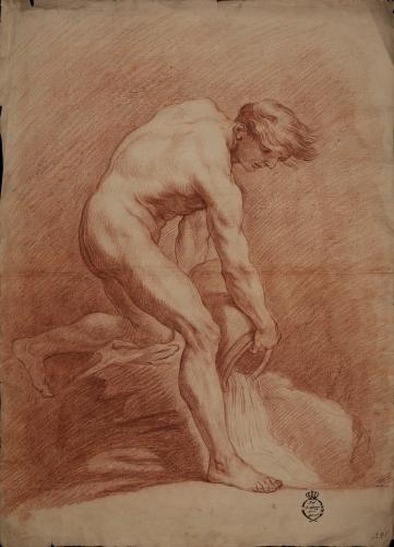 Estudio de un modelo masculino desnudo semirrodillado hacia la izquierda vaciando un cántaro 
