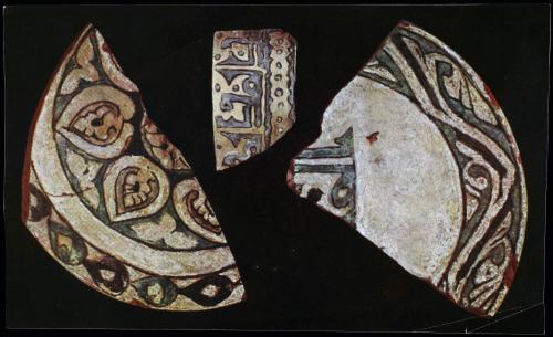 Medina Azahara. Fragmentos de cerámica de barro vidriado