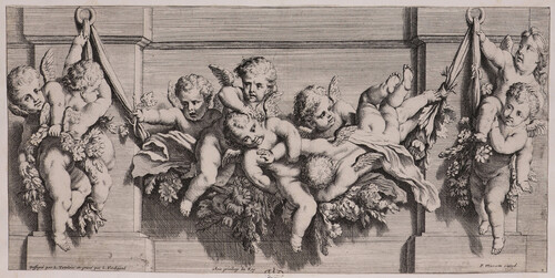 Friso de putti colgados de una guirnalda