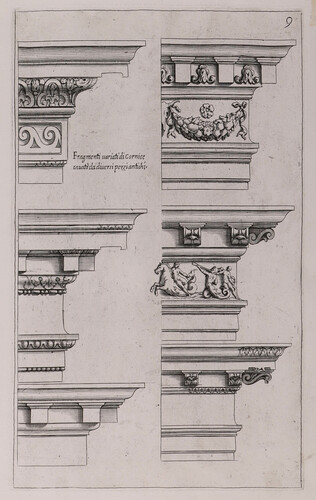 Fragmenti variati di cornice cavati da diversi pezzi antichi