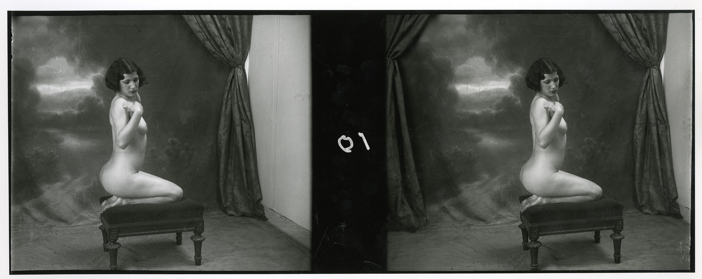 Anónimo, Siglo XX - Fotografía estereoscópica de mujer desnuda posando en  el estudio