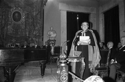 FEDERICO SOPEÑA, SACERDOTE, EN LA SESIÓN ACADÉMICA DEL INSTITUTO DE ESPAÑA EN LA ACADEMIA DE BELLAS ARTES