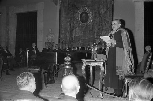 FEDERICO SOPEÑA, SACERDOTE, EN LA SESIÓN ACADÉMICA DEL INSTITUTO DE ESPAÑA EN LA ACADEMIA DE BELLAS ARTES