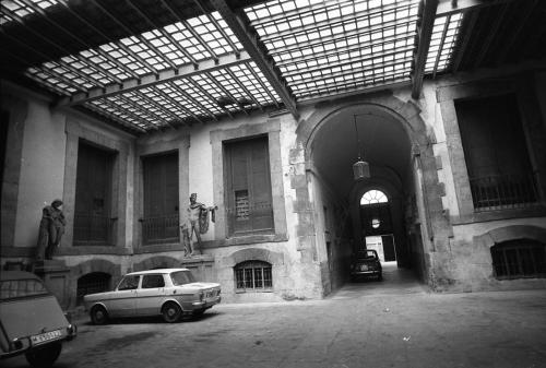 INTERIORES Y EXTERIORES DE LA REAL ACADEMIA DE BELLAS ARTES DE SAN FERNANDO