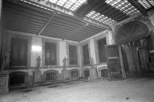 INTERIORES Y EXTERIORES DE LA REAL ACADEMIA DE BELLAS ARTES DE SAN FERNANDO