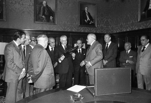 INSTITUTO DE ESPAÑA. ACTO DE LA ANTIGÜEDAD ACADÉMICA A DIEGO ANGULO IÑIGUEZ, DE LA ACADEMIA DE LA HISTORIA Y DE LAS BELLAS ARTES.