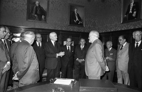 INSTITUTO DE ESPAÑA. ACTO DE LA ANTIGÜEDAD ACADÉMICA A DIEGO ANGULO IÑIGUEZ, DE LA ACADEMIA DE LA HISTORIA Y DE LAS BELLAS ARTES.