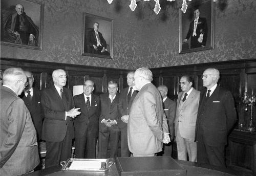 INSTITUTO DE ESPAÑA. ACTO DE LA ANTIGÜEDAD ACADÉMICA A DIEGO ANGULO IÑIGUEZ, DE LA ACADEMIA DE LA HISTORIA Y DE LAS BELLAS ARTES.