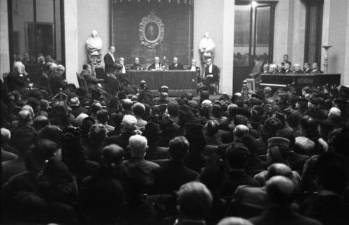 JOSÉ CUBILES, DURANTE SU LECTURA DEL DISCURSO DE INGRESO EN LA ACADEMIA DE BELLAS ARTES