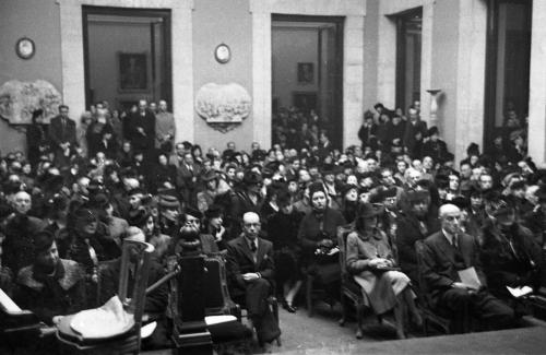 JOSÉ CUBILES, DURANTE SU LECTURA DEL DISCURSO DE INGRESO EN LA ACADEMIA DE BELLAS ARTES