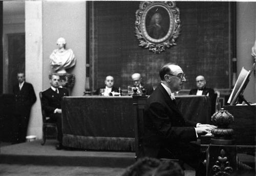 ACADEMIA DE BELLAS ARTES DURANTE LA RECEPCIÓN DEL MAESTRO GURIDI. JESÚS GURIDI BIDALOA, MÚSICO, EN LA RECEPCIÓN EN LA ACADEMIA DE BELLAS ARTES