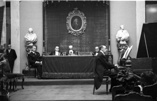 ACADEMIA DE BELLAS ARTES DURANTE LA RECEPCIÓN DEL MAESTRO GURIDI. JESÚS GURIDI BIDALOA, MÚSICO, EN LA RECEPCIÓN EN LA ACADEMIA DE BELLAS ARTES