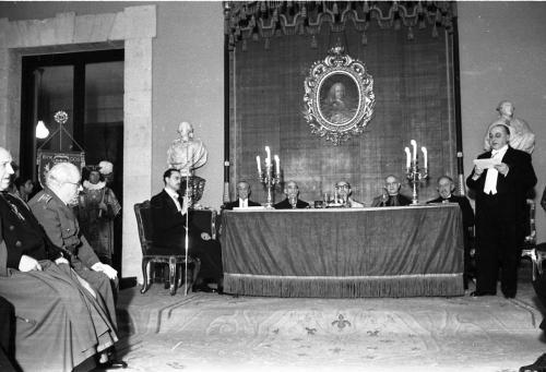 HOMENAJE. ENTREGA DE LA MEDALLA DE HONOR DE LA ACADEMIA DE BELLAS ARTES AL AYUNTAMIENTO DE BURGOS