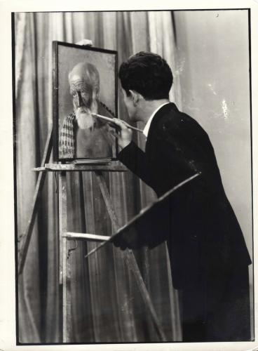 Antonio López Torres pintando