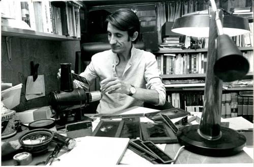 Retrato de Basilio Martín Patino en su estudio cinematográfico