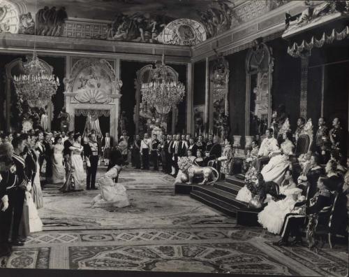 Paquita Rico y Vicente Parra en el film “Donde vas Alfonso XII” 