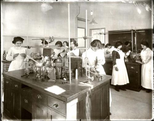 Alumnas en el Instituto Internacional