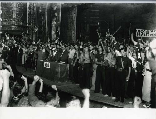 Mitin del PSUC y UGT en el Teatro Olimpia (Barcelona)