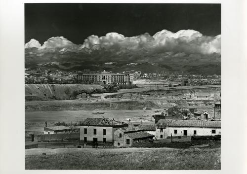 Panorámica de Madrid desde Las Ventas del Espíritu Santo. En el centro, la plaza Monumental de toros.