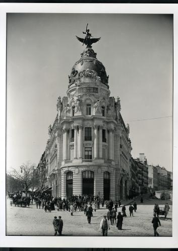 Edificio de la Unión y el Fénix en la esquina de Alcalá y Gran Vía