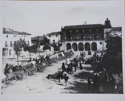 Plaza y Ayuntamiento de Villarrobledo en Albacete