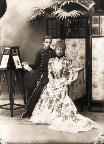 La reina Mª Cristina y su hijo Alfonso XIII