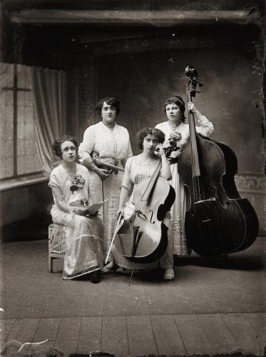 Retrato de cuatro mujeres músicas