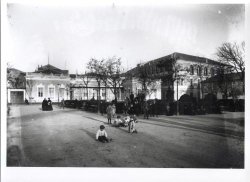 Niños jugando en una plaza de Ciudad Real