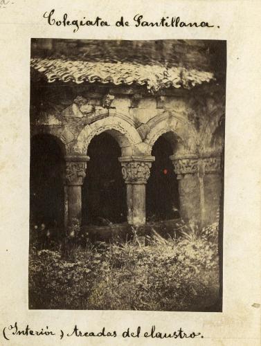 Santillana del Mar. Arcada del claustro