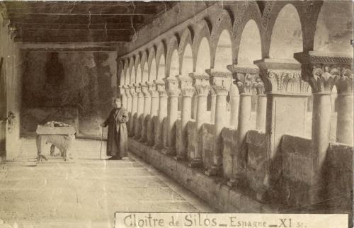 Santo Domingo de Silos. Claustro y sepulcro de Santo Domingo Manso