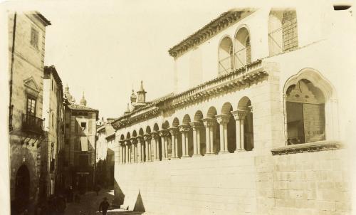 SEGOVIA: IGLESIA DE SAN MARTÍN: PÓRTICO