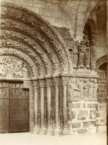 ESTELLA (Navarra): IGLESIA DE SAN MIGUEL: Puerta norte