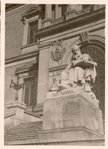 MADRID: BIBLIOTECA NACIONAL: fachada principal. San Isidoro